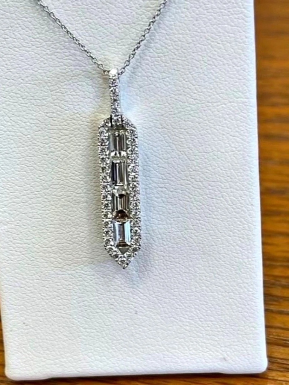 Silver Pendant Necklace Like New